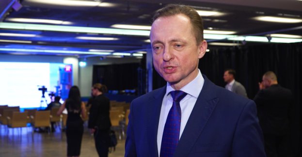 Dane Zakładu Ubezpieczeń Społecznych wskazują, że liczba pracujących emerytów stale rośnie. Konstrukcja systemu emerytalnego premiuje bowiem dłuższe odkładanie na emeryturę. Dodatkowo praca dla osób 60/65+ to także forma rozwoju i utrzymania kontaktów społecznych. ZUS rozmawia zarówno z pracodawcami, jak i związkami zawodowymi, chcąc promować późniejsze przechodzenie na emeryturę. W kolejnych latach do tej decyzji będą się zbliżać kolejne osoby z pokolenia X, czyli urodzonych między 1965 a 1980 rokiem.